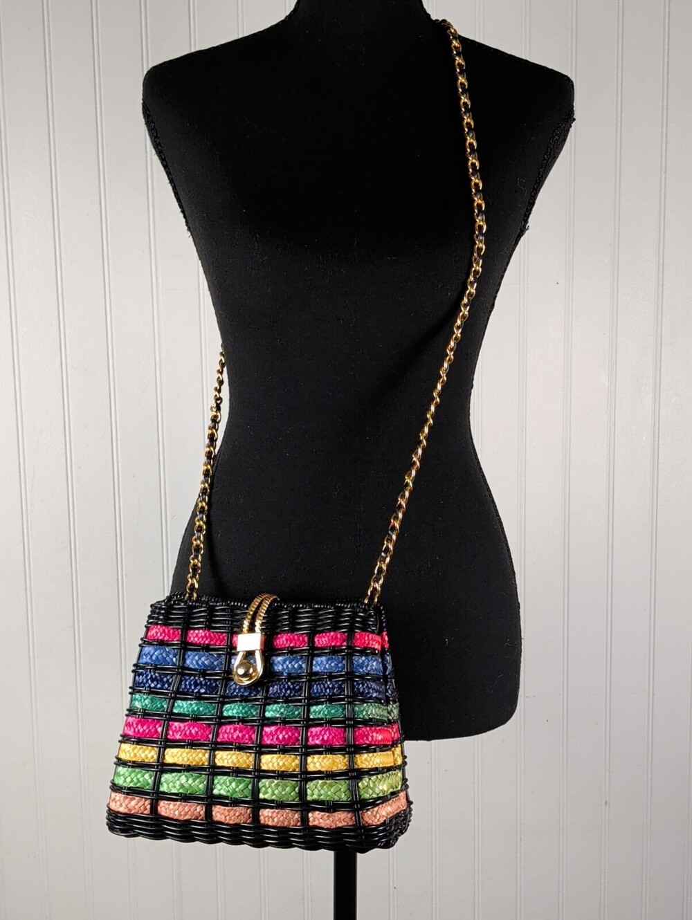 Vintage 60/70s Rainbow Wicker Crossbody Bag Gold Chain Strap - Picture 4 of 7